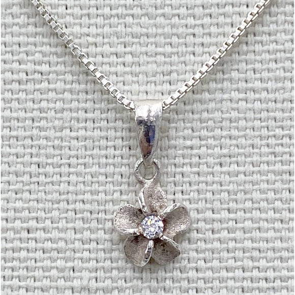 Vintage Sterling Silver Plumeria Flower Pendant Necklace - Picture 3 of 11